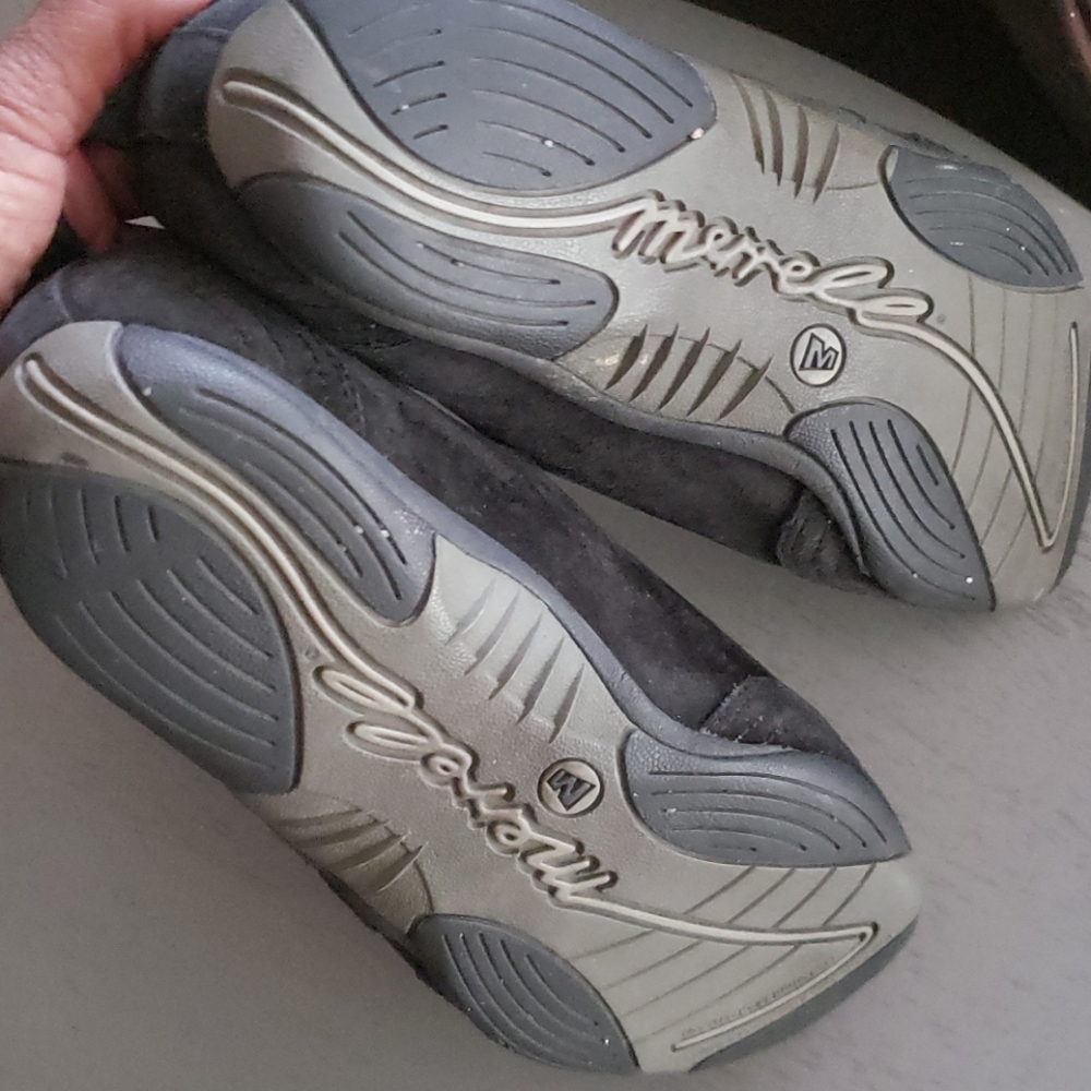 Shoes - Picture 3 of 3